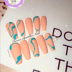 Press on nails
